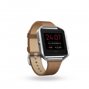 fitbit-blaze_slim_camel_leather_moment-clock